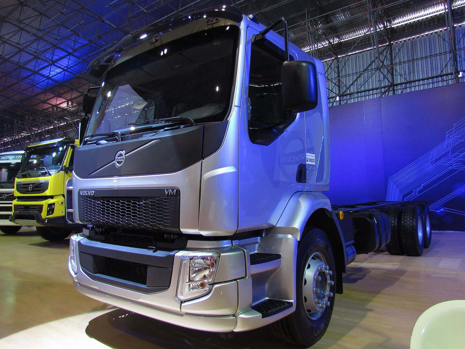 Volvo VM 360 6x4 Plataforma 2021