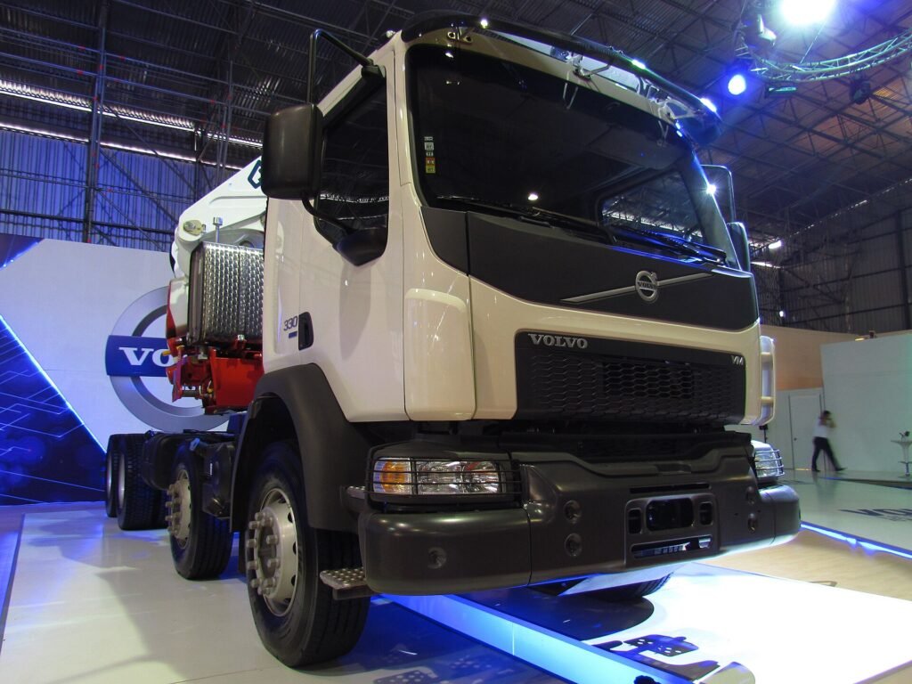 Volvo VM 360 6x4 Plataforma 2021